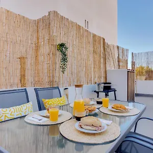 Holiday home Faro: Casa Trevo Com Terraco Bbq, Faro